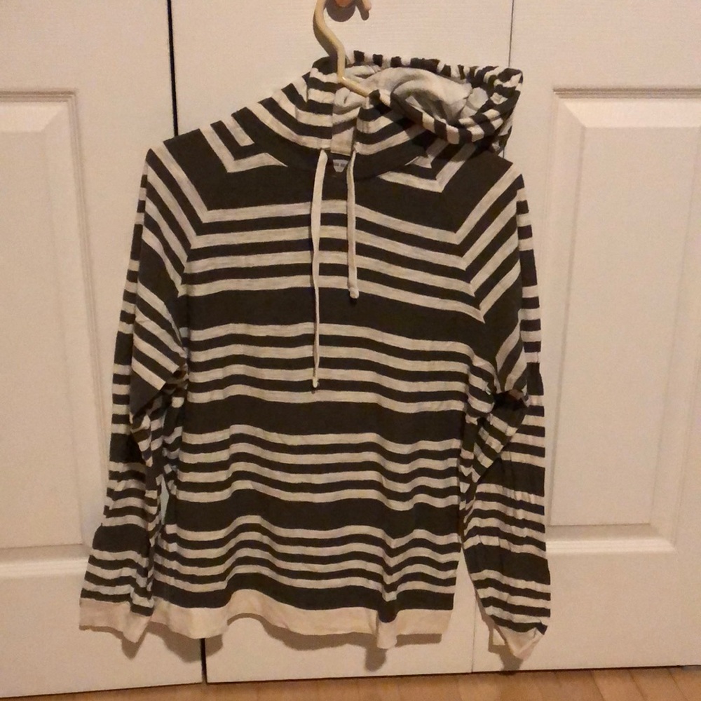 Medium lightweight hoodie